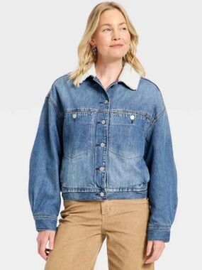 Universal Thread Women's Bubble Denim Jacket - Light Wash Blue - XS